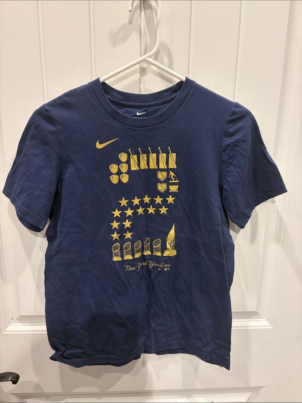 Nike Navy Short-Sleeve Tee with Gold Yankees Graphic